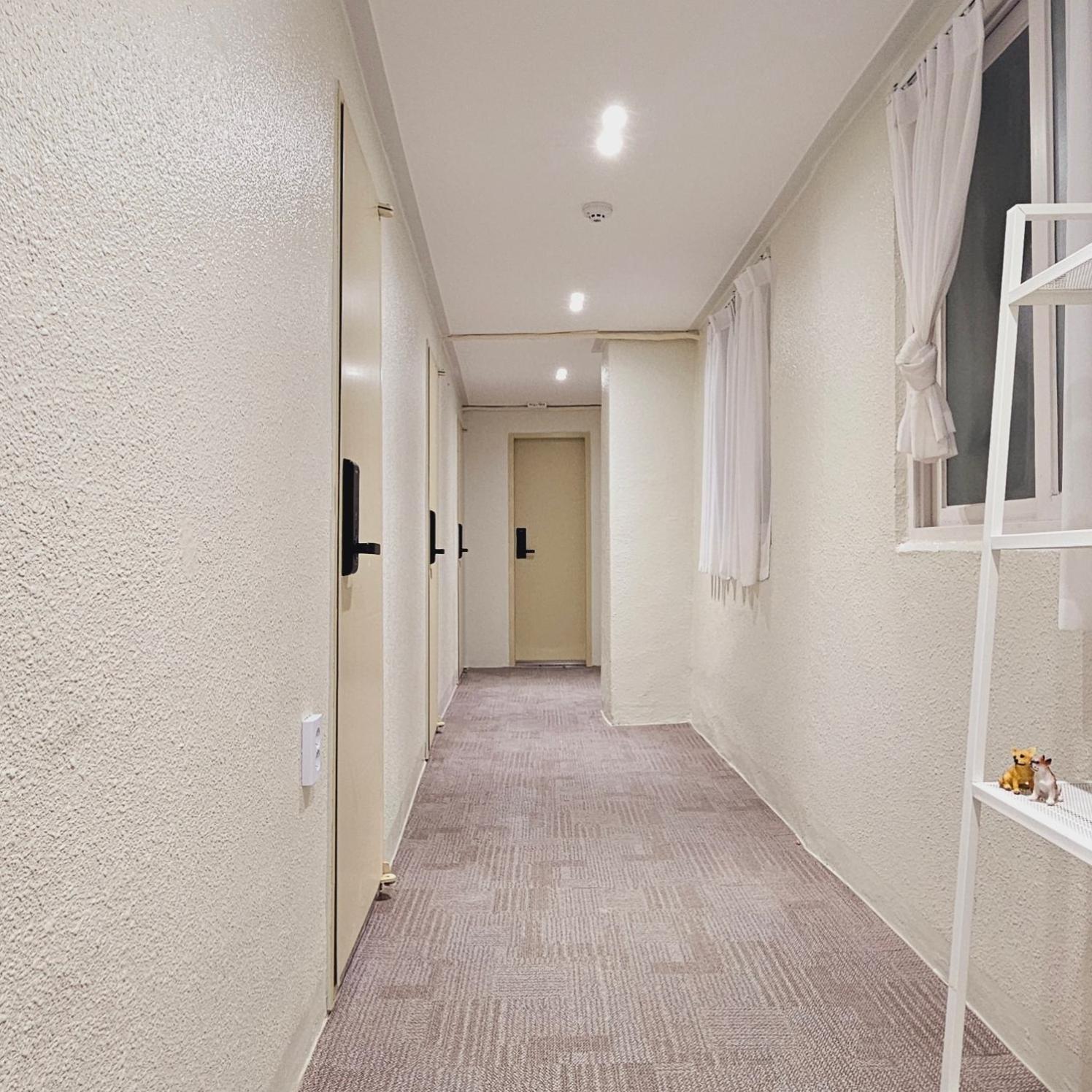 Stay Aall Seoul Train Station Екстер'єр фото